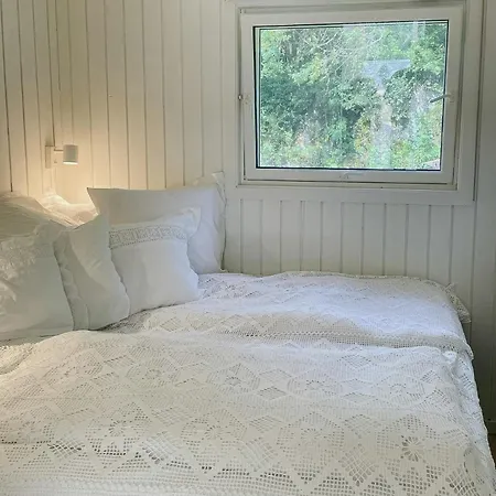 Renovated With Outdoor Kitchen Near Lyngdal