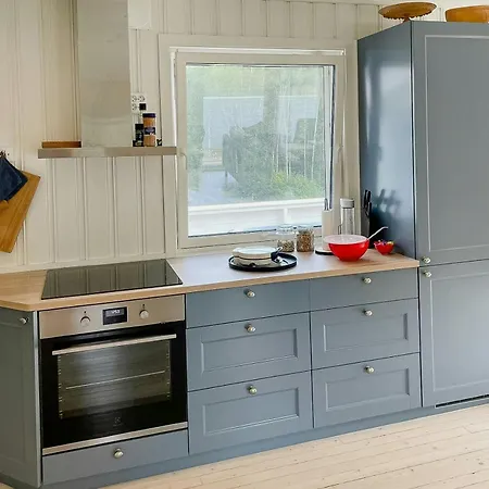 Renovated With Outdoor Kitchen Near Nyaraló Lyngdal