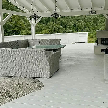 Nyaraló Renovated With Outdoor Kitchen Near Lyngdal