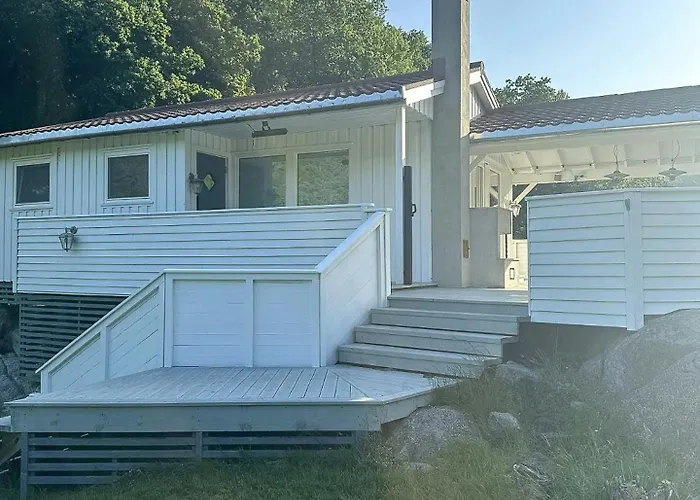 Renovated With Outdoor Kitchen Near بيت للعطل