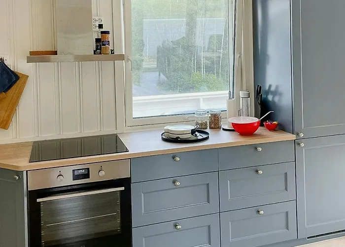 Renovated With Outdoor Kitchen Near *